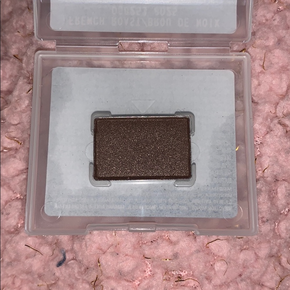 Eyeshadow - Picture 2 of 2